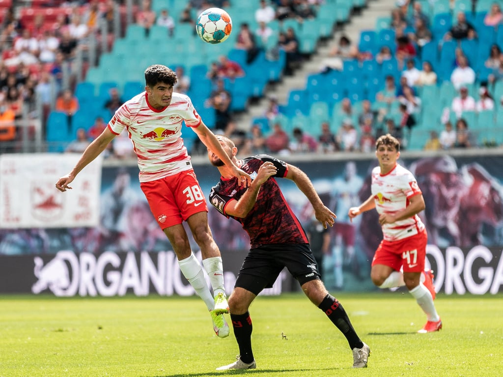 RB Leipzigs Hugo Novoa (l.) fährt nicht mit nach Köln.