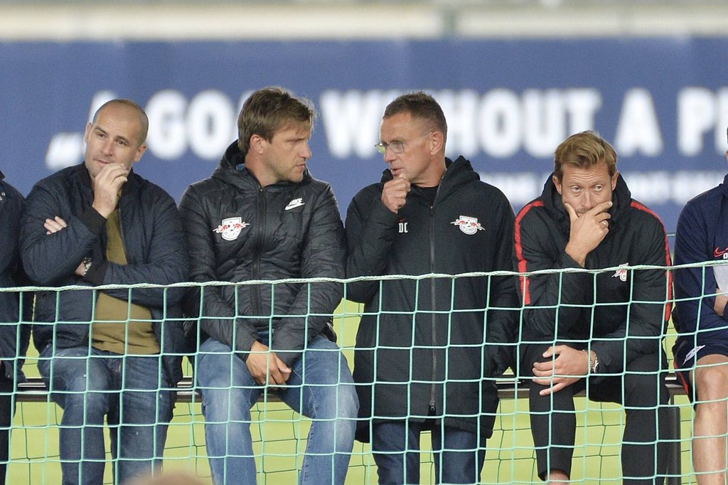 Markus Krösche und Ralf Rangnick sind beim FC Schalke 04 im Gespräch.