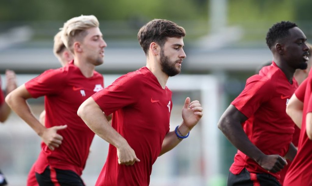 Die RB-Profis trainieren mit neuen GPS-Sendern unter ihren Shirts.