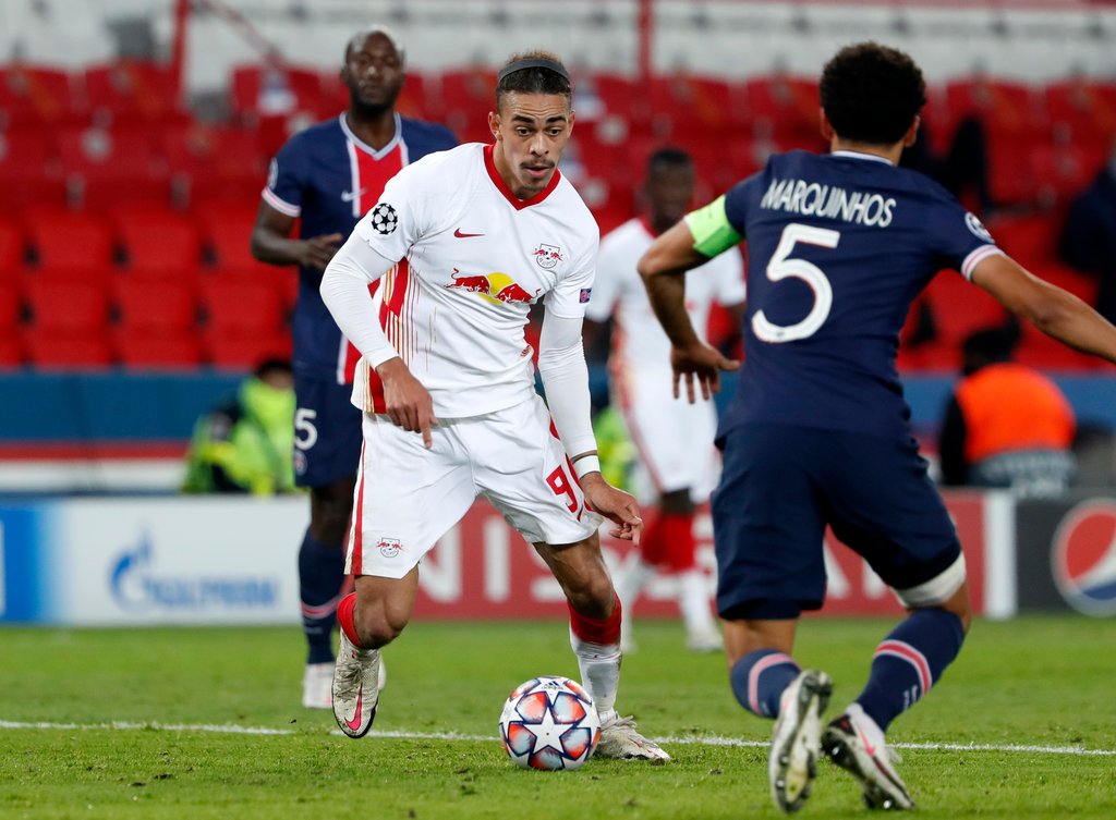 Kein Durchkommen von Yussuf Poulsen gegen Paris' Marquinhos