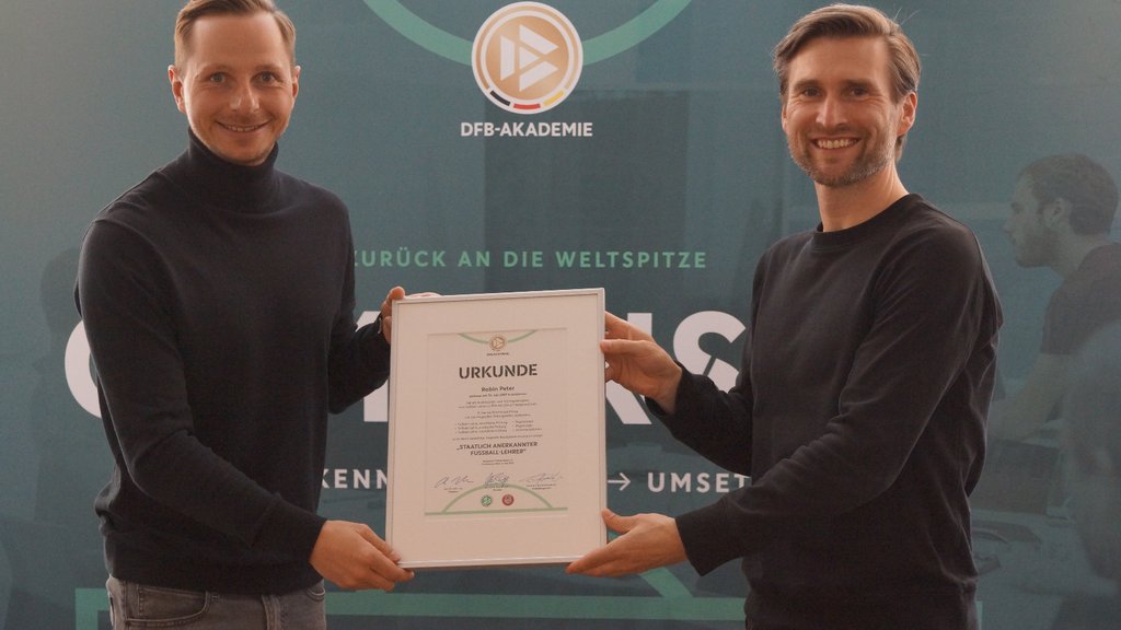 Nächster Fußballlehrer bei RB Leipzig: Robin Peter (links).