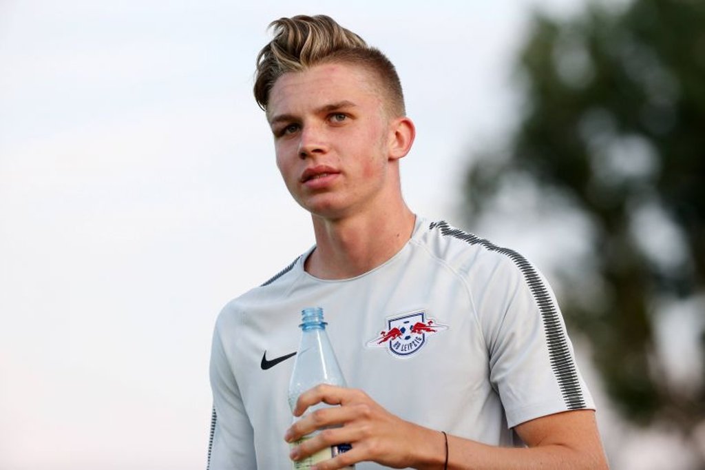 Erik Majetschak aus der RB-Leipzig-U19 darf unter den Augen von Bruder Toni in Eilenburg für die deutsche U18 gegen Frankreich ran.