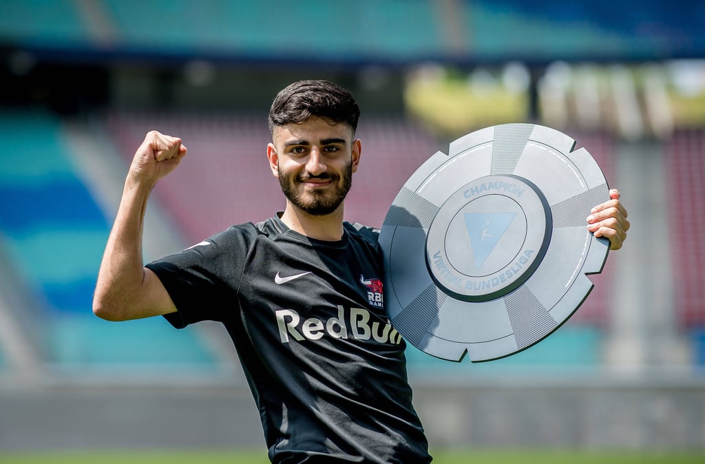 Der deutsche Meister Umut Gültekin ließ mit RBLZ Gaming in der Virtual Bundesliga Federn.