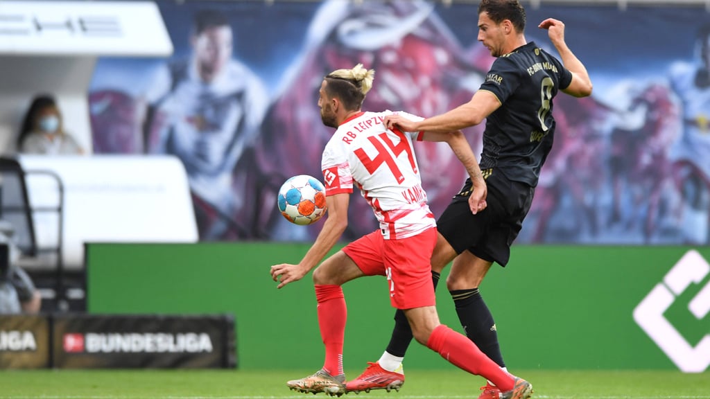 Mit dem Oberarm mitgenommen: Kevin Kampl in der vielleicht spielentscheidende Szene gegen Bayerns Goretzka