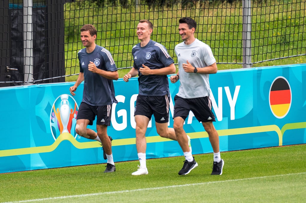 Haben gut lachen: Müller, Klostermann und Ex-RB-Athletiktrainer Nicklas Dietrich