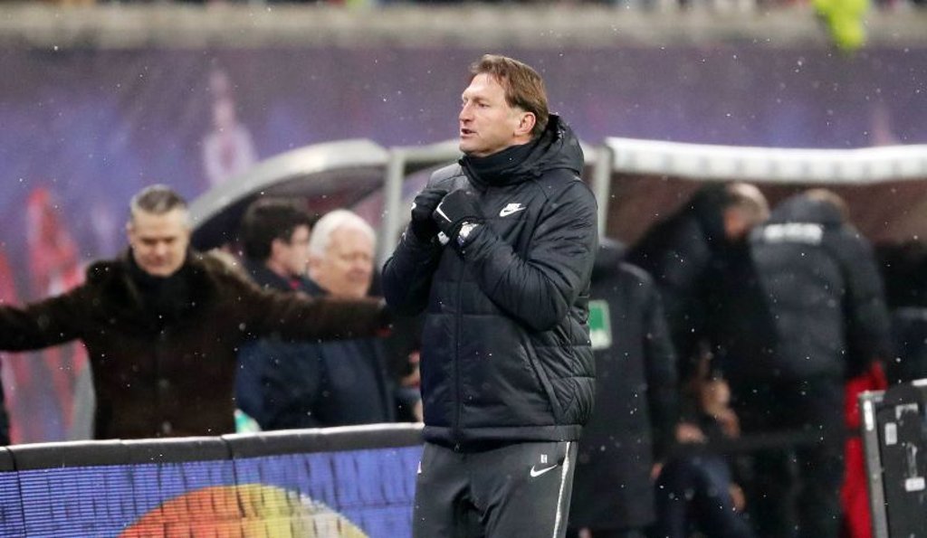 Yes! Trainer Ralph Hasenhüttl bejubelt Naby Keitas Siegtreffer zum 2:0 gegen den FC Augsburg