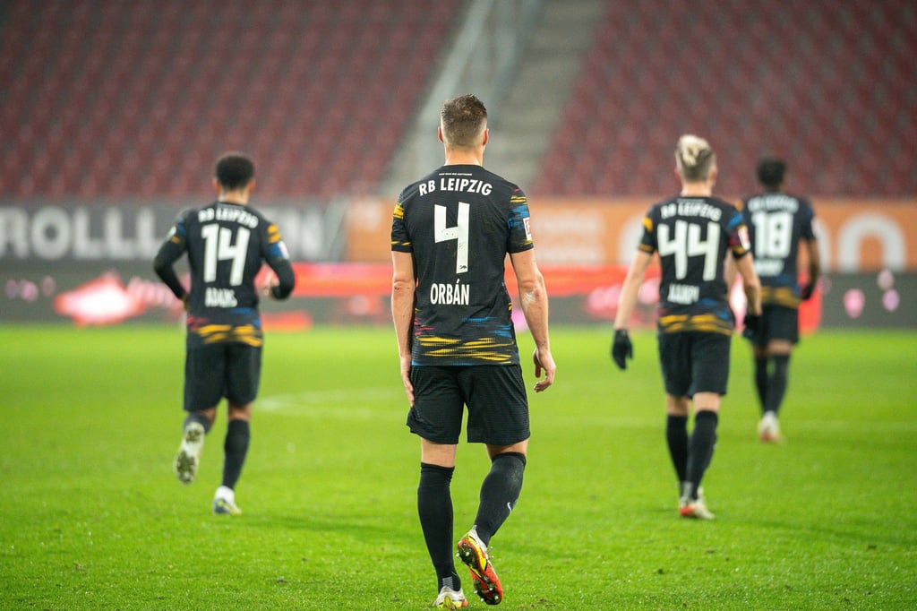 Enttäuscht trotteten die Leipziger vom Feld.