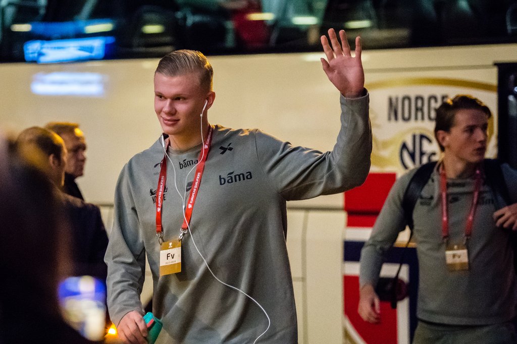 Erling Haaland spielt für die norwegische Nationalmannschaft.