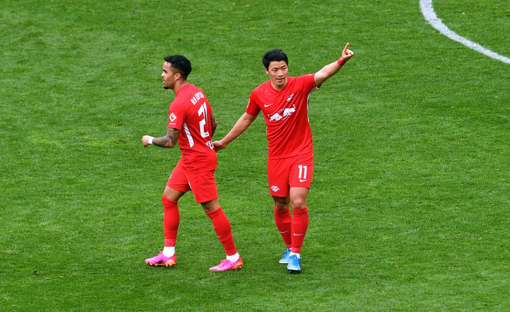 Stehen gegen Union in der Startelf: Justin Kluivert und Hee-chan Hwang (r.)