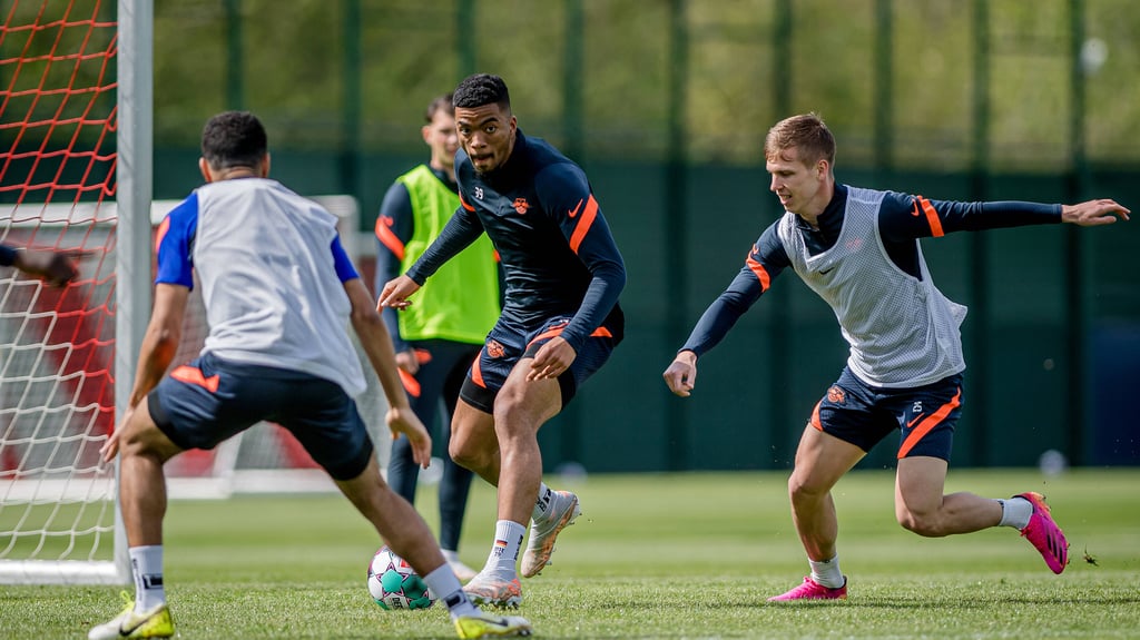 Dani Olmo machte Benjamin Henrichs eine Ansage.