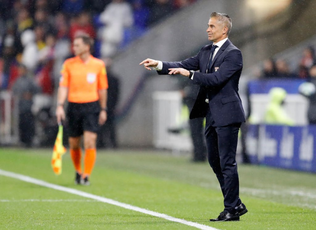 Lyon-Coach Sylvinho steht vor dem Gastspiel bei RB Leipzig bereits massiv in der Kritik.