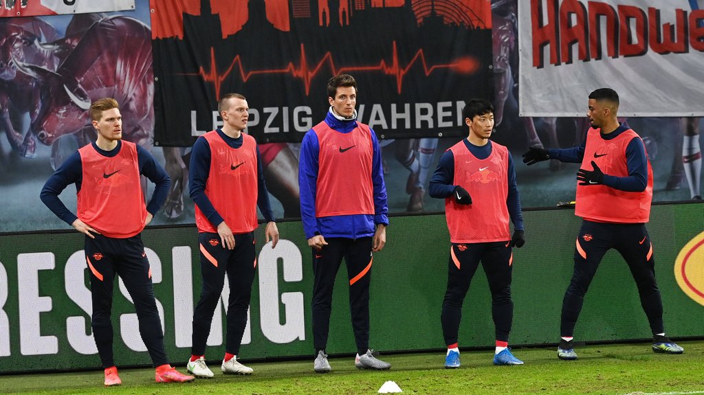 DFB-Trio bei RB Leipzig nur Auswechsler: Marcel Halstenberg, Lukas Klostermann (von links) und Benjamin Henrichs (ganz rechts).