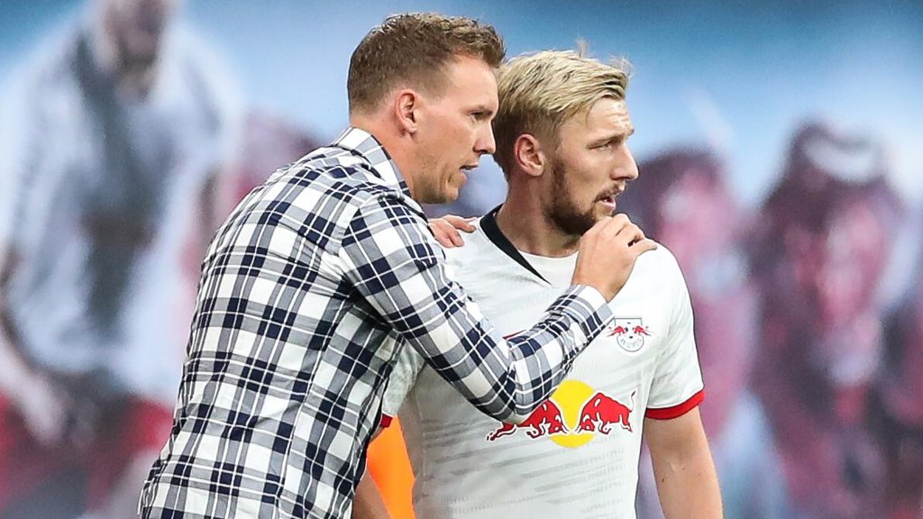 Julian Nagelsmann mit Emil Forsberg beim 1:1 gegen den FC Bayern 2019.