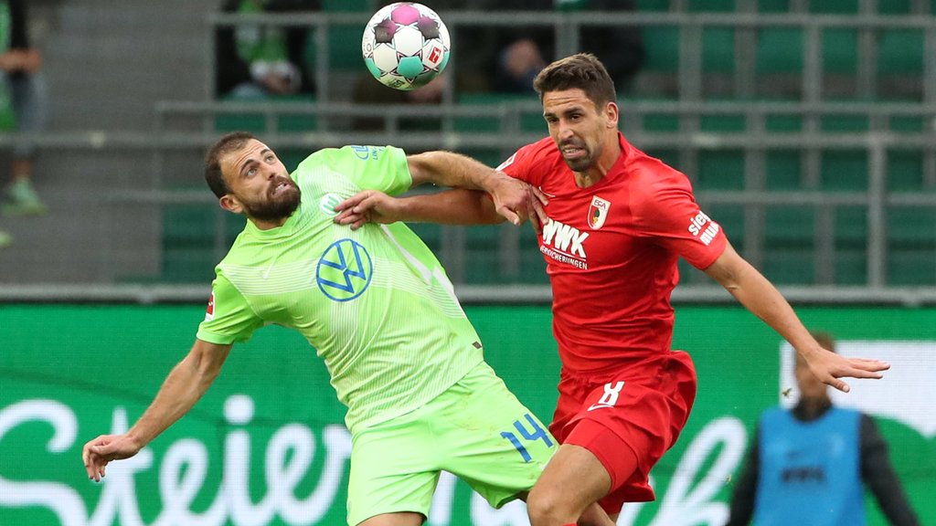 Rani Khedira (r.) wechselte 2017 von RB Leipzig zum FC Augsburg