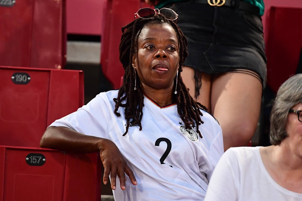 Benjamin Henrichs` Mutter Phyllis hat ihrem Sohn bei der U21-Europameisterschaft 2019 die Daumen gedrückt.