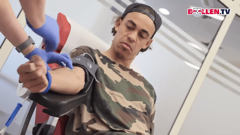 Yussuf Poulsen spendete Blut.