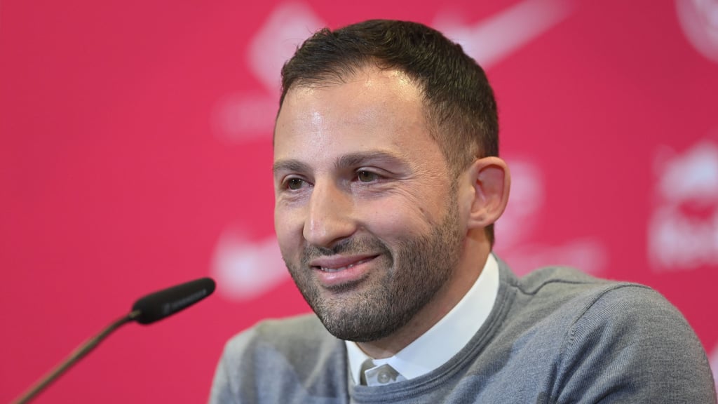 „Ein Trainer muss sich an den Kader anpassen.” Punkt. Domenico Tedesco bei seiner Vorstellung bei RB Leipzig.