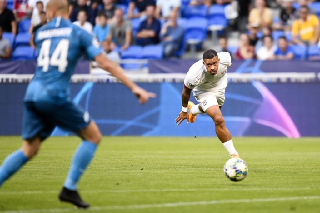 Bühne Champions League: Memphis Depay beim ersten Gruppenspiel gegen St. Petersburg
