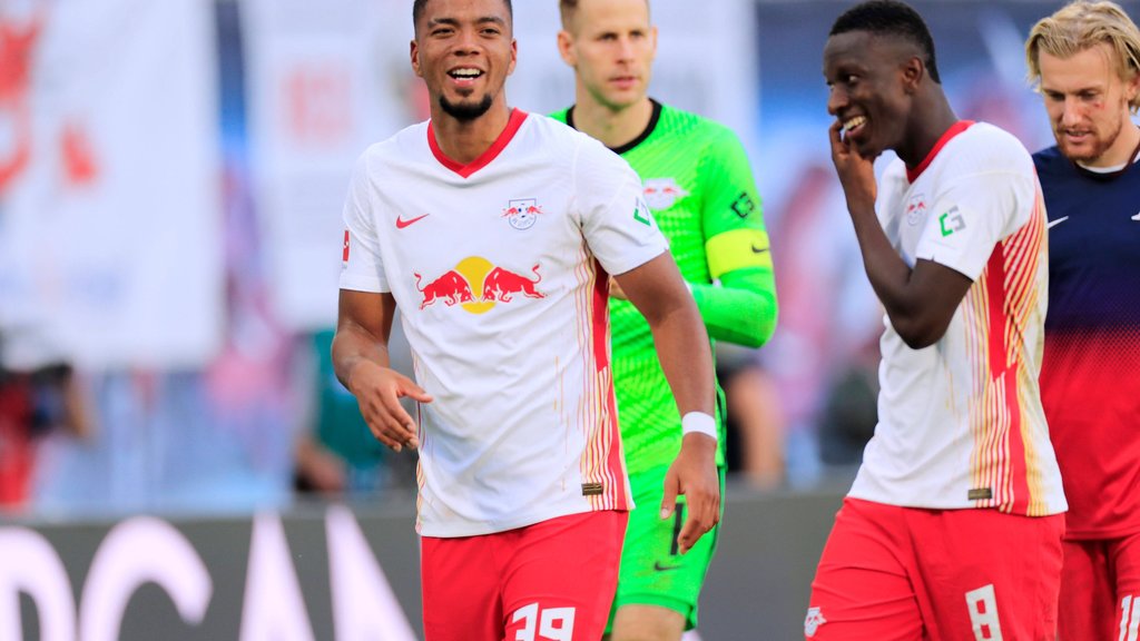 Plötzlich wieder Nationalspieler: Benjamin Henrichs (links).