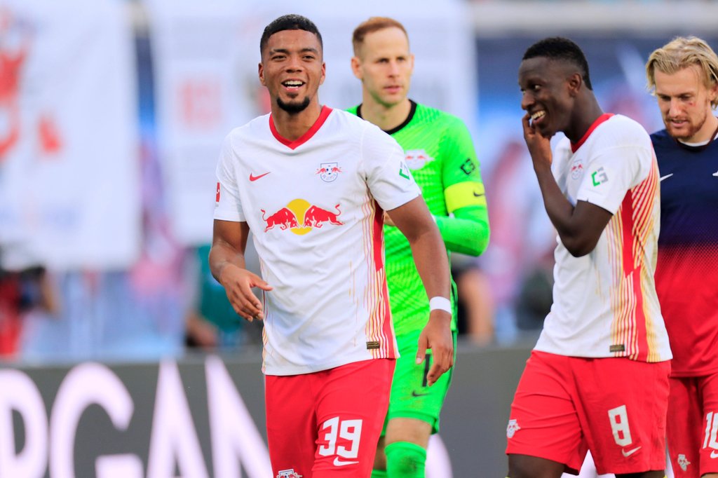 Plötzlich wieder Nationalspieler: Benjamin Henrichs (links).