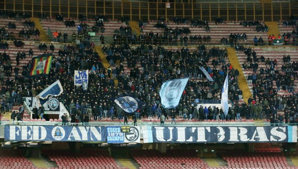 Im Block der Ultras in Neapel war es auch nicht besonders voll.