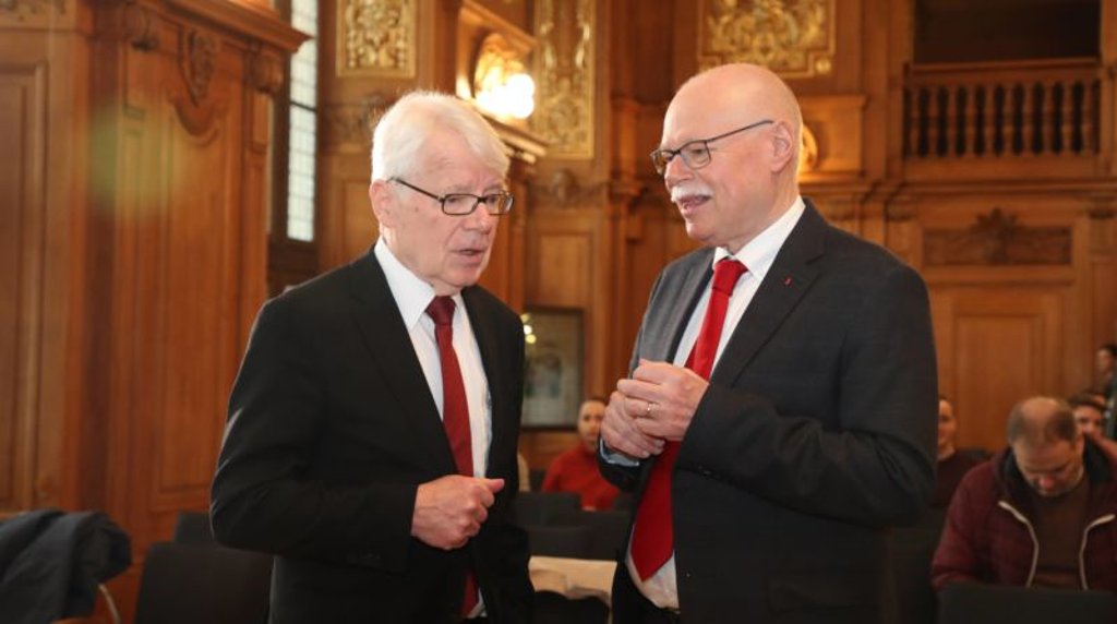 Konkurrenten vor Gericht: Reinhard Rauball (li) für die DFL und Ulrich Mäurer (re) für die Stadt Bremen.