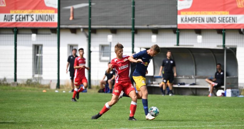 Max Voigt (rechts) ist bei RB Leipzig zum Jugendnationalspieler geworden.