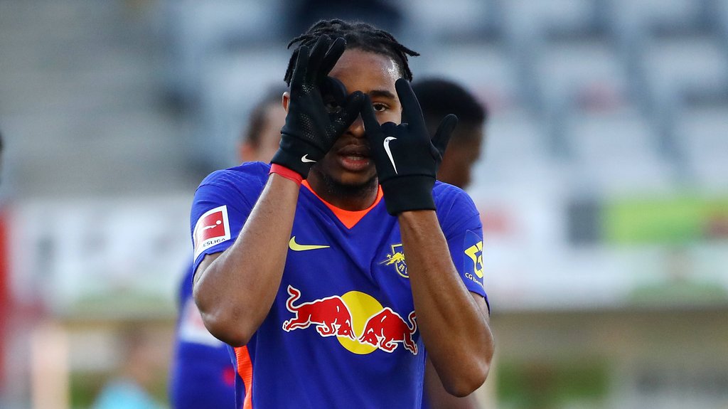 Durchblick auf dem Platz und beim Jubeln: Christopher Nkunku