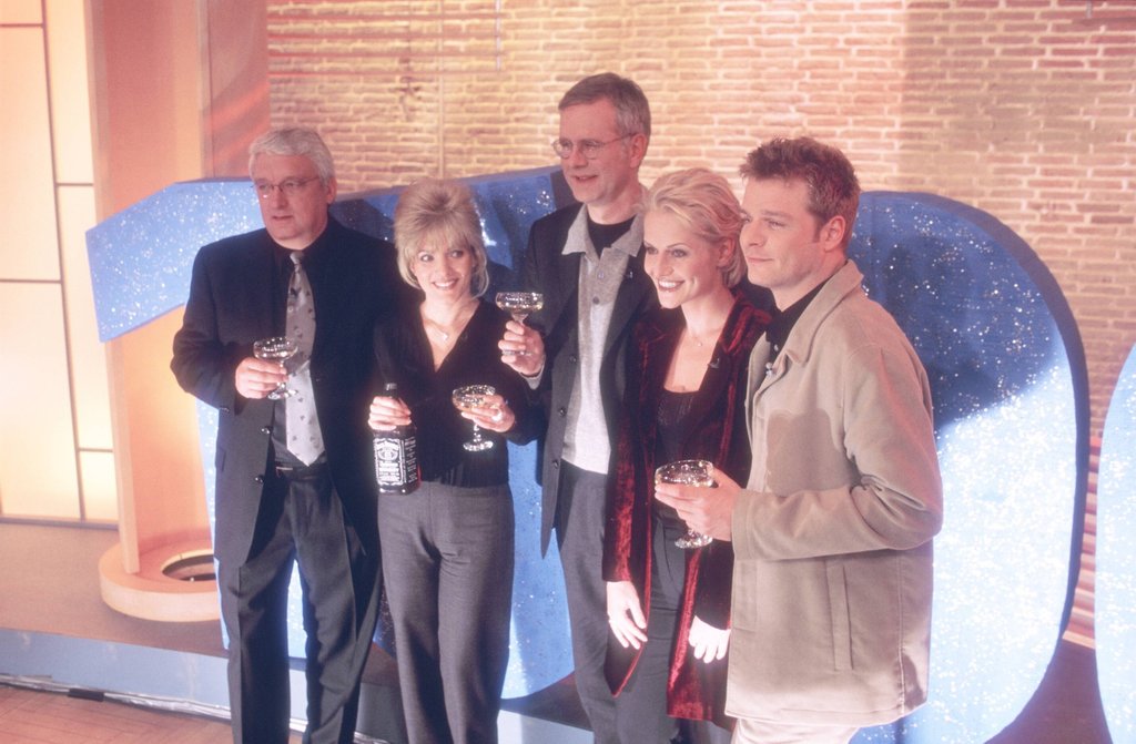 Über 1700 Folgen: Hans Meiser gratulieren Birgit Schrowange, Harald Schmidt, Birte Karalus und Oliver Geissen (von links).