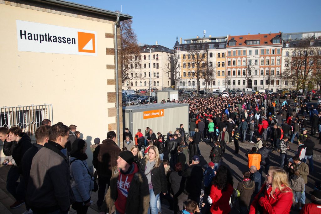 Ganz so viele Leute werden wohl ihr Glück nicht bei der Spieltagsbörse versuchen.