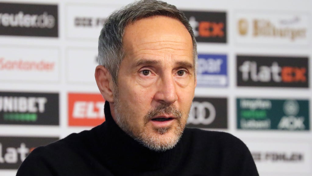 Adi Hütter steht bei Borussia Mönchengladbach unter Druck.