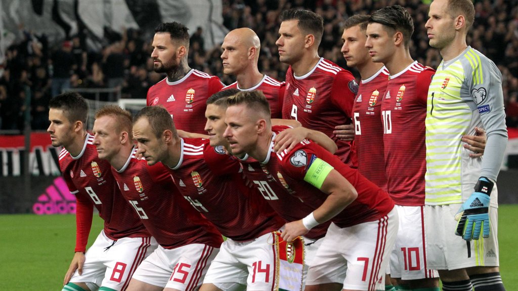 RB Leipzigs Peter Gulacsi (hintere Reihe, rechts) und Willi Orban (hintere Reihe, 3.v.r.) haben mit der ungarischen Nationalmannschaft ein großes Ziel: die Europameisterschaft