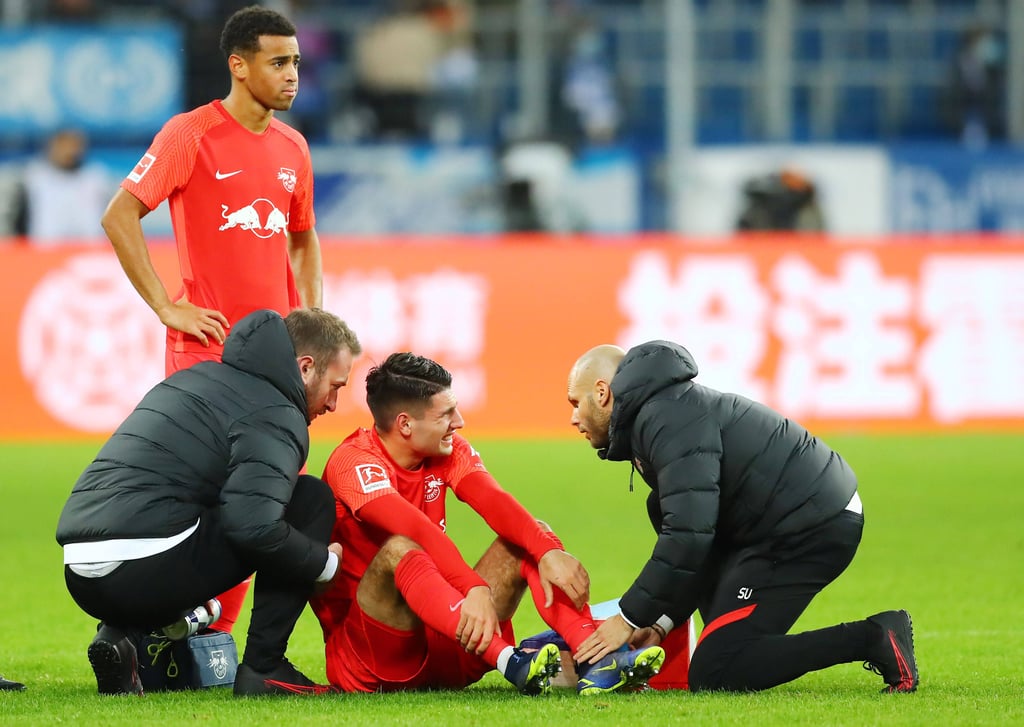 Behandlungsunterbrechung bei Dominik Szoboszlai gegen die TSG 1899 Hoffenheim.