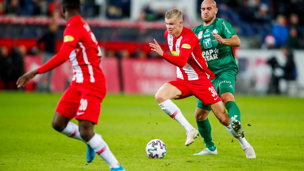 Heiß umworbener Teenager: Erling Haaland (Mitte) am Wochenende gegen die WSG Tirol.