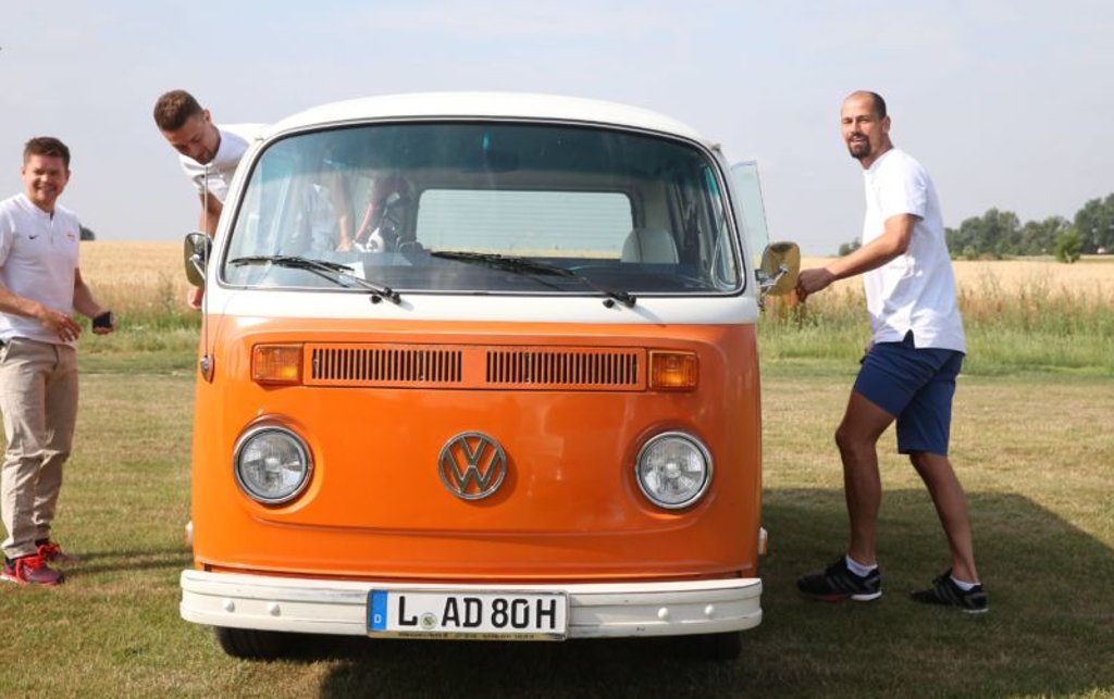 Probesitzen für den Autokauf? Stefan Ilsanker hier beim Charity-Golfturnier von RB Leipzig.