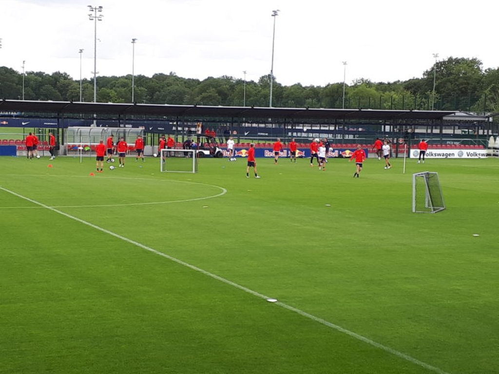 Am Mittwoch müssen die Fans von RB Leipzig darauf verzichten, ihren Lieblingen beim Training zuzuschauen.