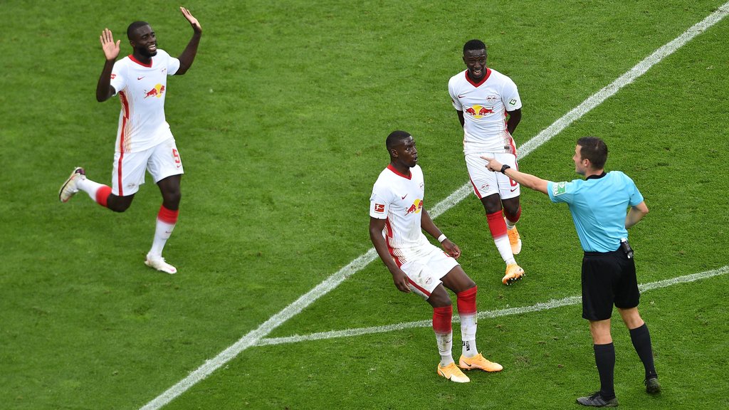 RB Leipzig gegen Bayer Leverkusen wird erneut von Harm Osmers gepfiffen.