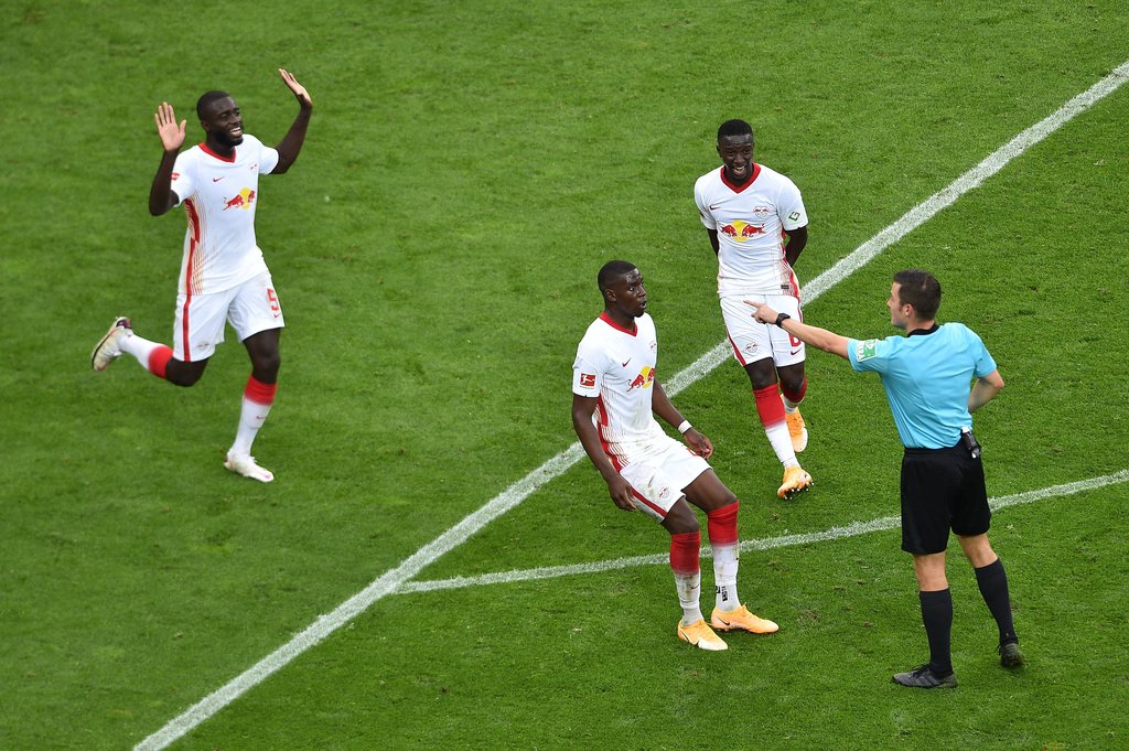 RB Leipzig gegen Bayer Leverkusen wird erneut von Harm Osmers gepfiffen.