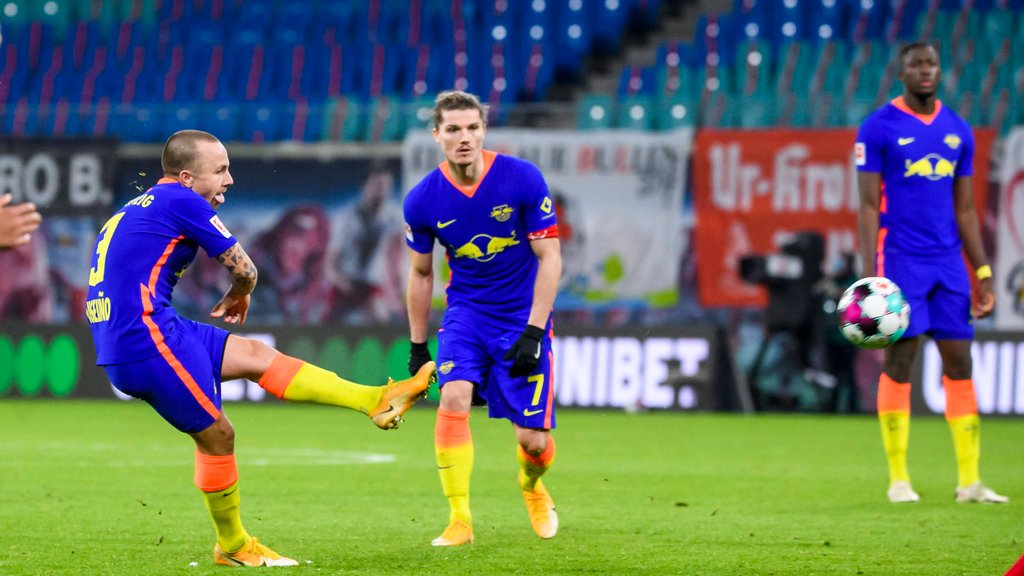 Drittes Standard-Tor des Nachmittags: Angeliños Freistoß zum 3:0.