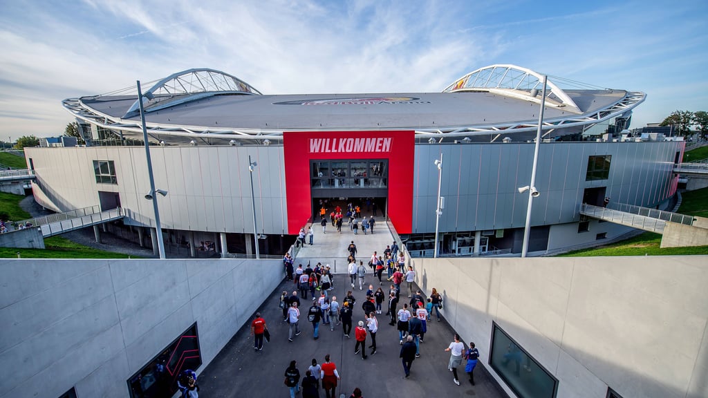 In die Red Bull Arena dürfen künftig nur noch genesene und geimpfte Fans von RB Leipzig.