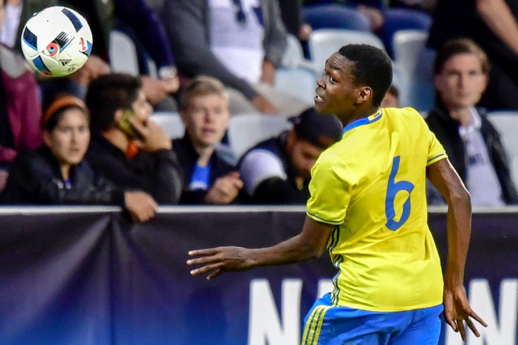 Nur den Ball, nicht die Großklubs im Blick: Joel Asoro.