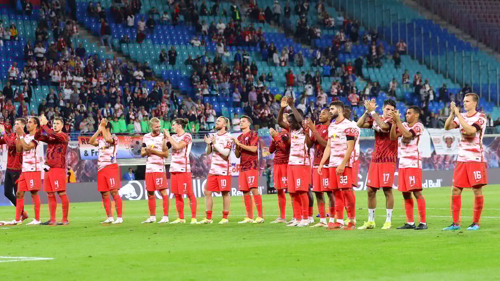 Jubel vor Fans: RB Leipzig nach dem 4:0 gegen den VfB Stuttgart.