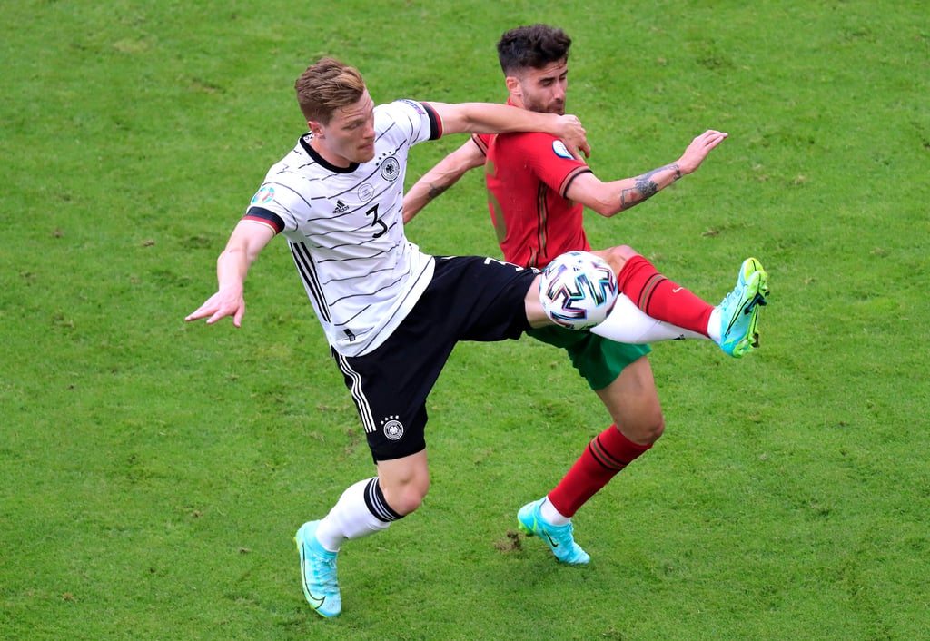 Marcel Halstenberg (l.) bei seinem EM-Debüt gegen Portugal .
