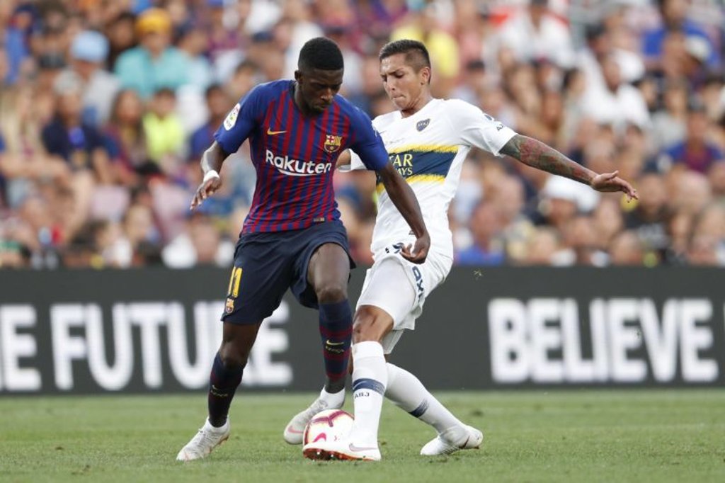 Agustin Almendra hier im Duell mit Barcelonas Ousmane Dembele.