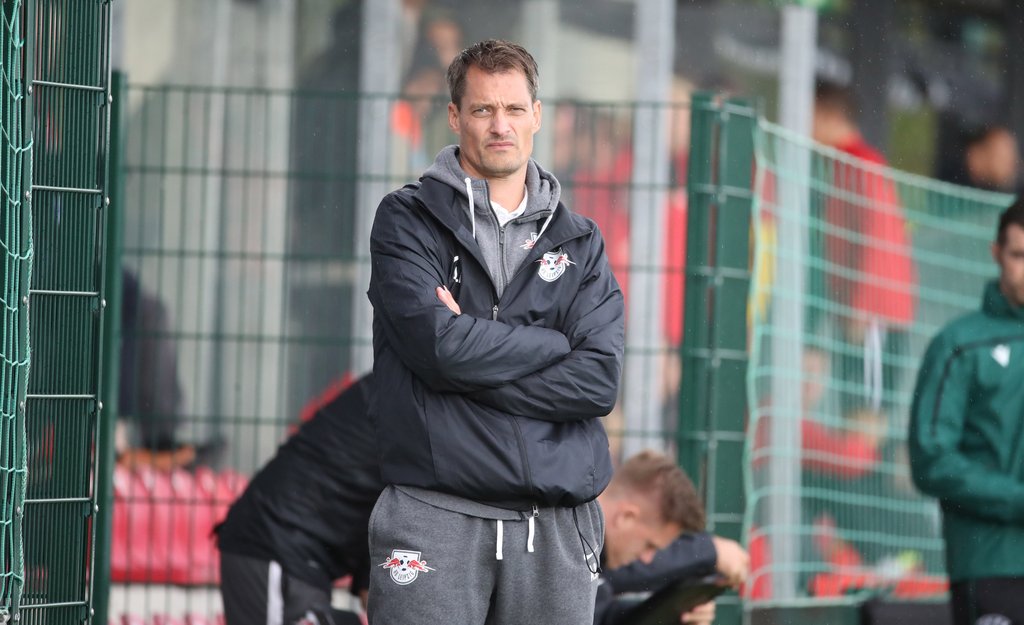 Alexander Blessin wird mit seiner U19 nicht gegen den Halleschen FC testen.