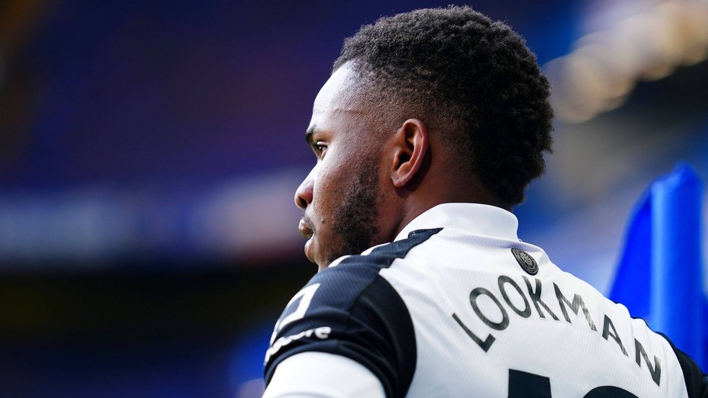 Schlüpft Ademola Lookmann, hier im Dress des FC Fulham, noch einmal ins Trikot von RB Leipzig?