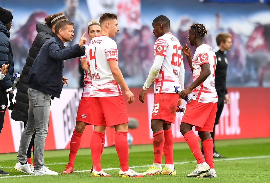 „Wenn für einen Verein etwas wichtig ist, kriegen die Jungs oft eine besondere Prämie”: RB Leipzigs Trainer Jesse Marsch beim Spiel gegen die SpVgg Greuther Fürth, in dem es zusätzliche 200.000 Euro gab.