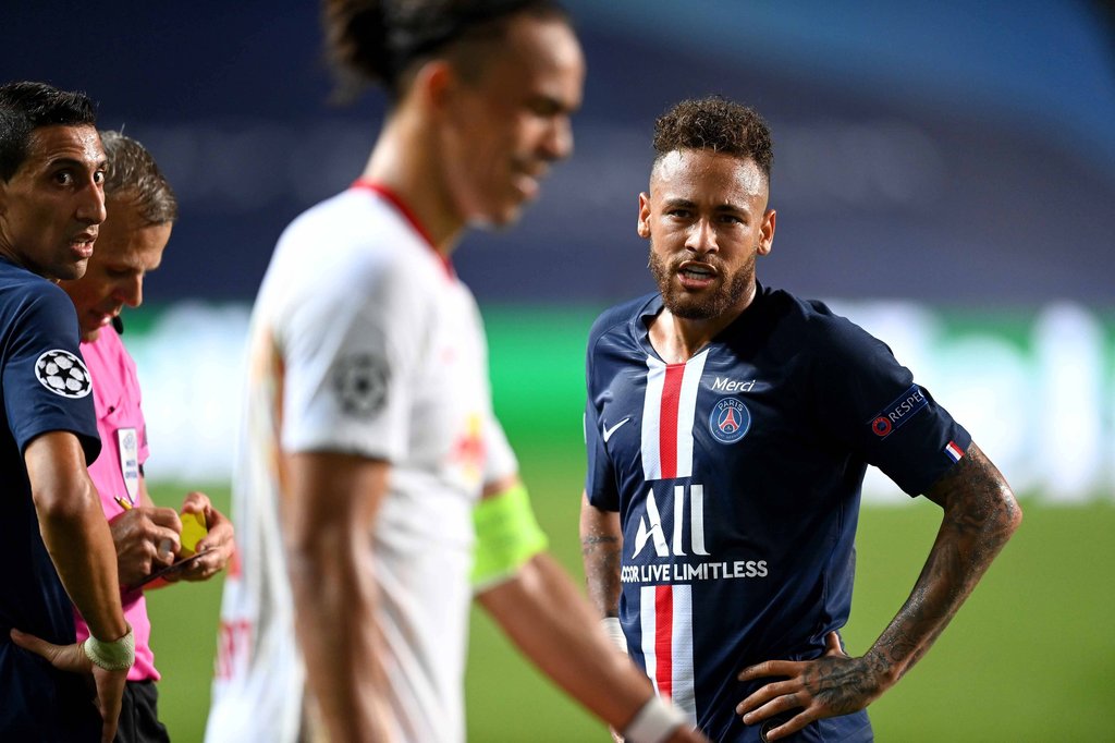 Aug in Aug mit Neymar: Yussuf Poulsen und Co. dürfen sich erneut mit einem der besten Kicker der Welt messen.
