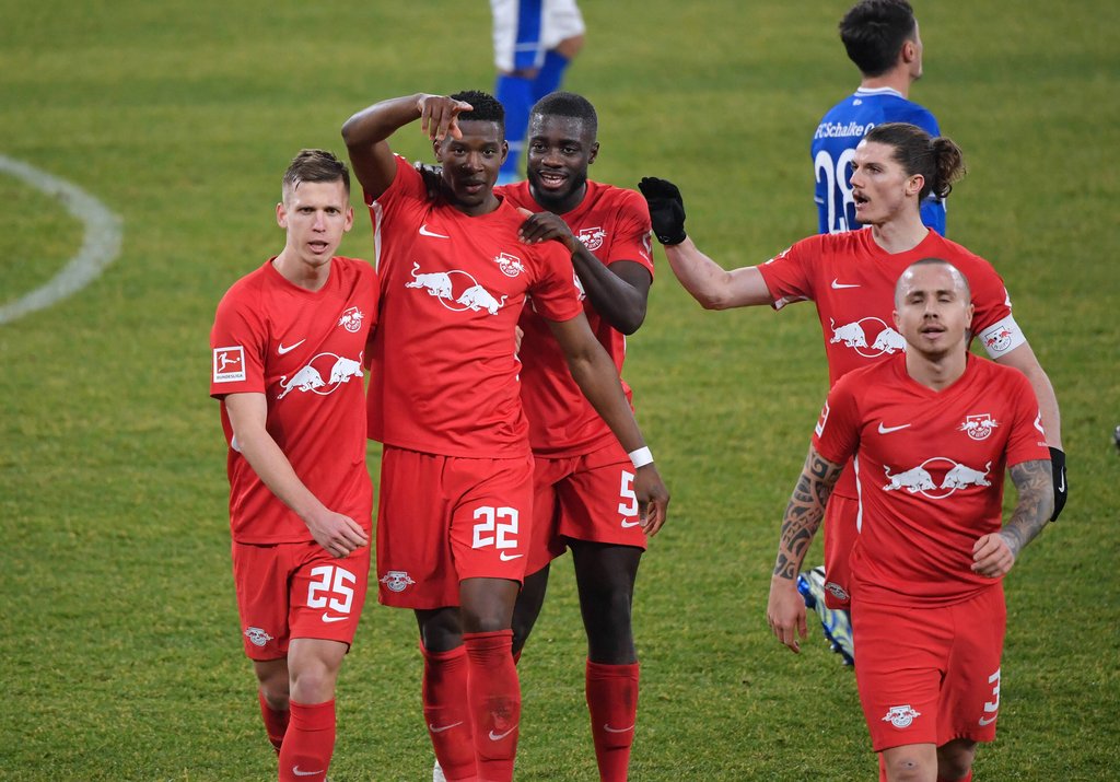 Sonderbewachung für den 1:0-Schützen: Nordi Mukiele und Begleiter