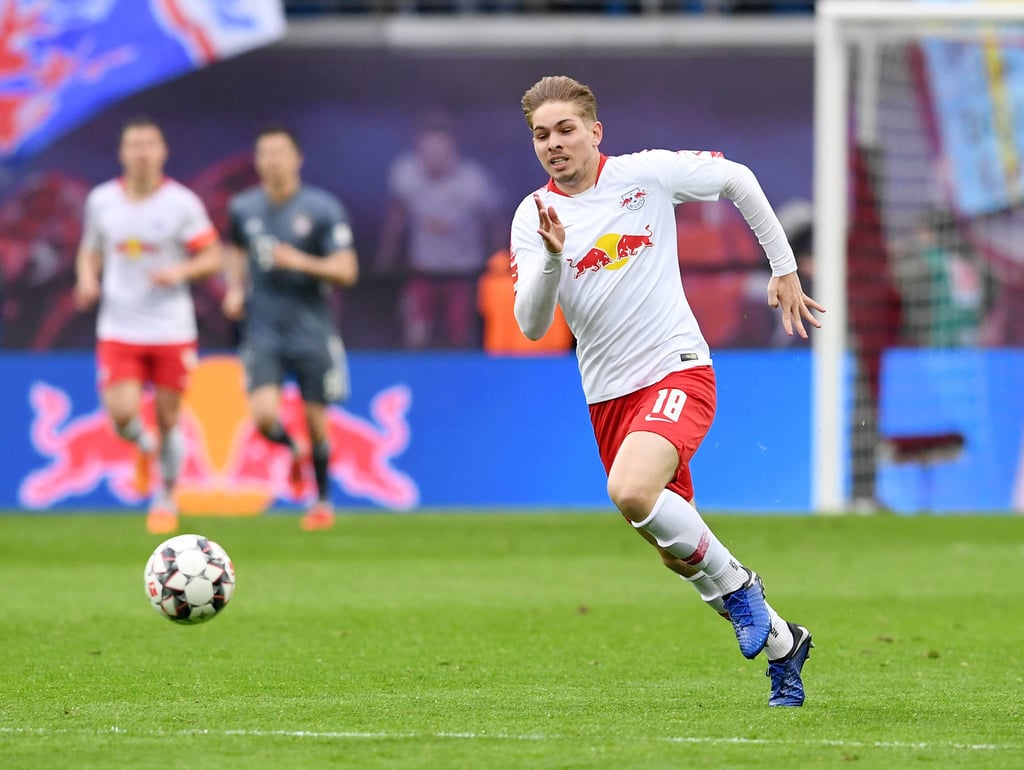 Emile Smith Rowe im Trikot von RB Leipzig.